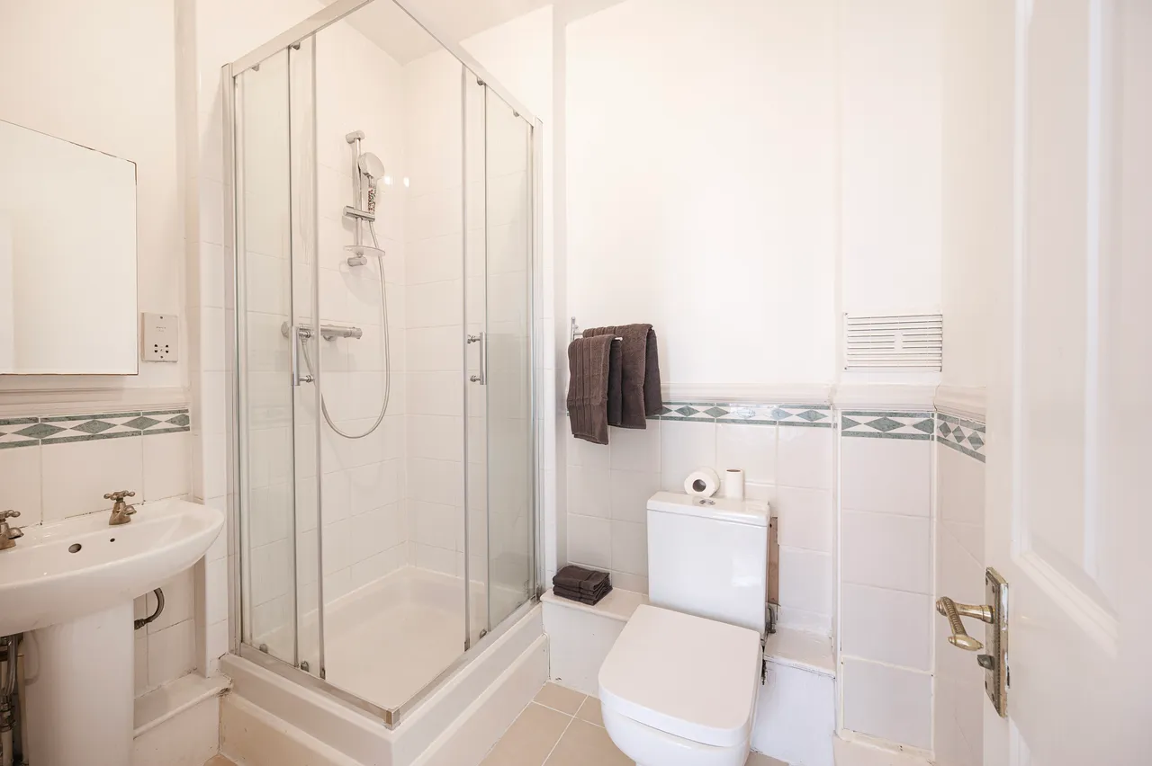 Flat 3, 28 Folgate Street, London, photo 10