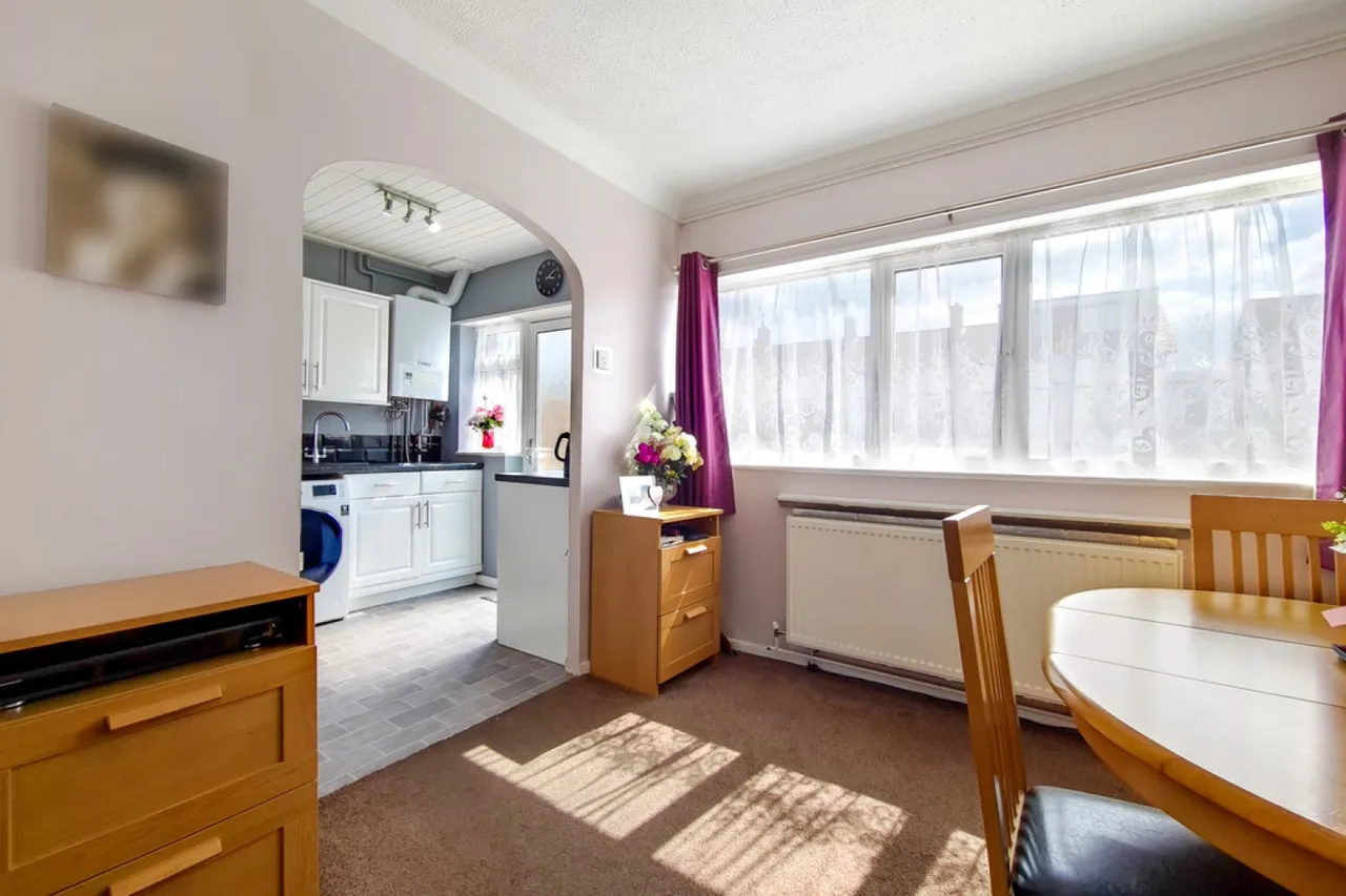 Sandy Lane, Mitcham, London, photo 4