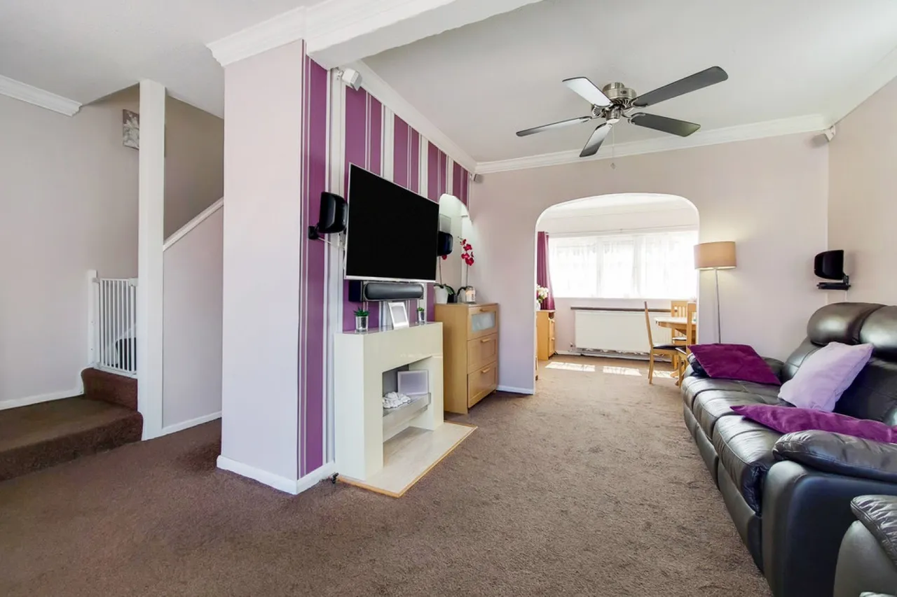 Sandy Lane, Mitcham, London, photo 3