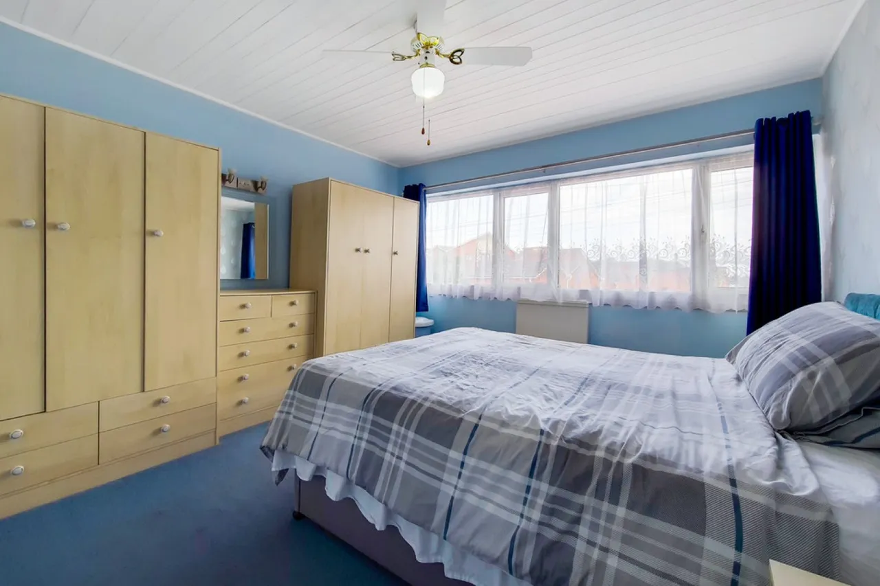 Sandy Lane, Mitcham, London, photo 10