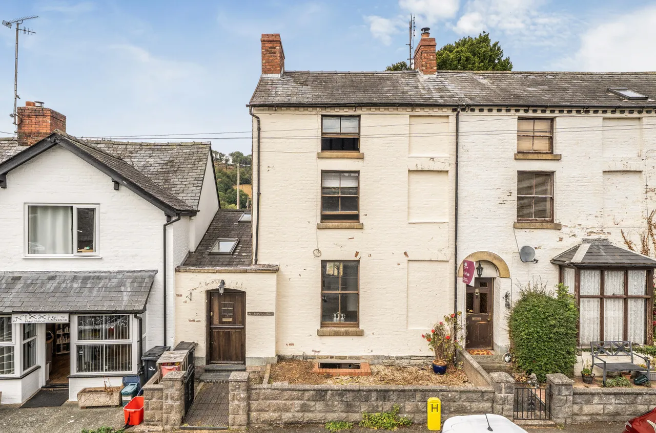 2 bed house for sale, Kerry, Newtown