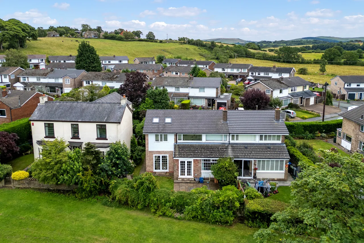 Ridge Crescent, Marple, SK6, photo 22