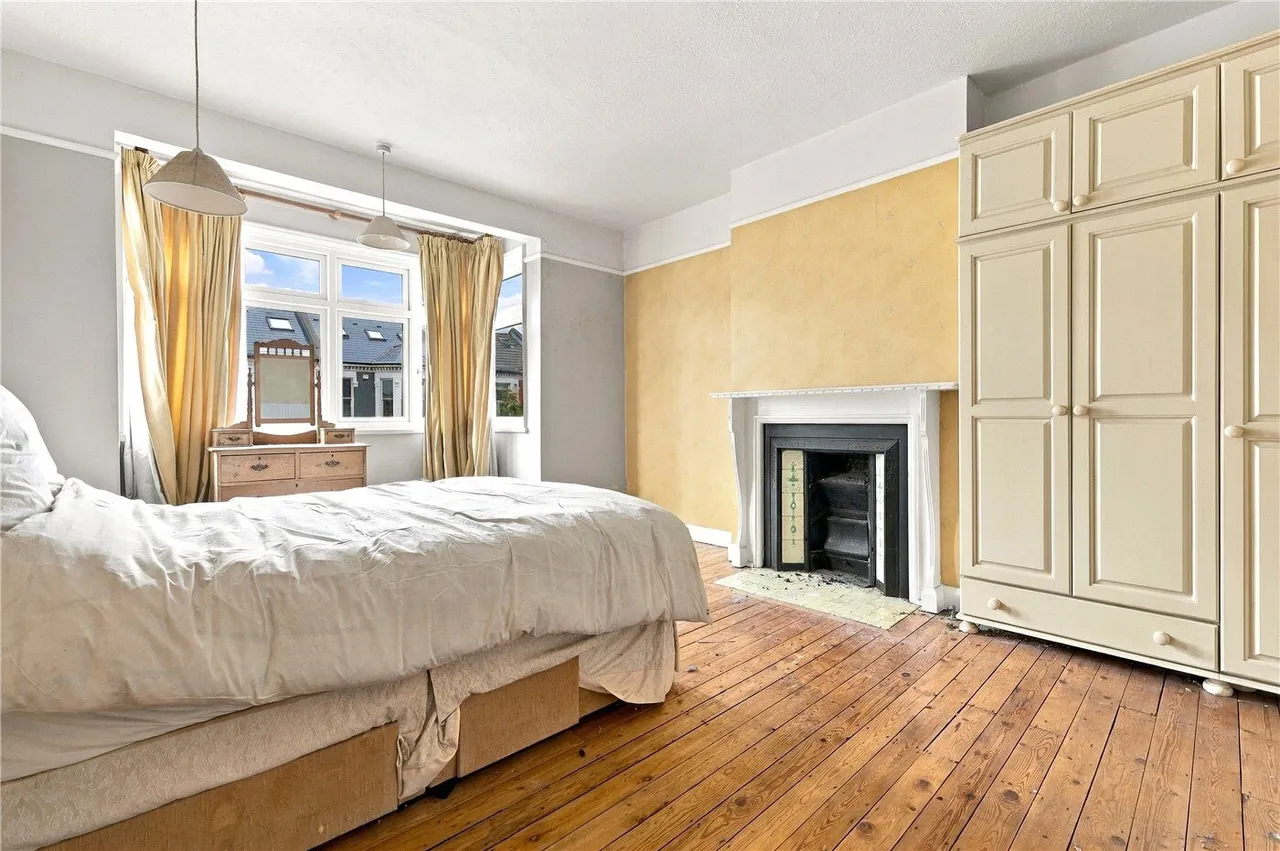 Tooting Bec Road, London, SW17, photo 8