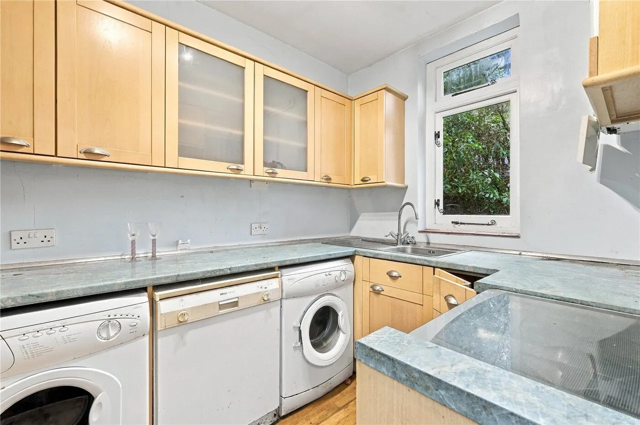 Tooting Bec Road, London, SW17, photo 4