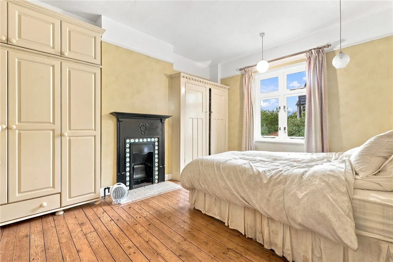 Tooting Bec Road, London, SW17, photo 5