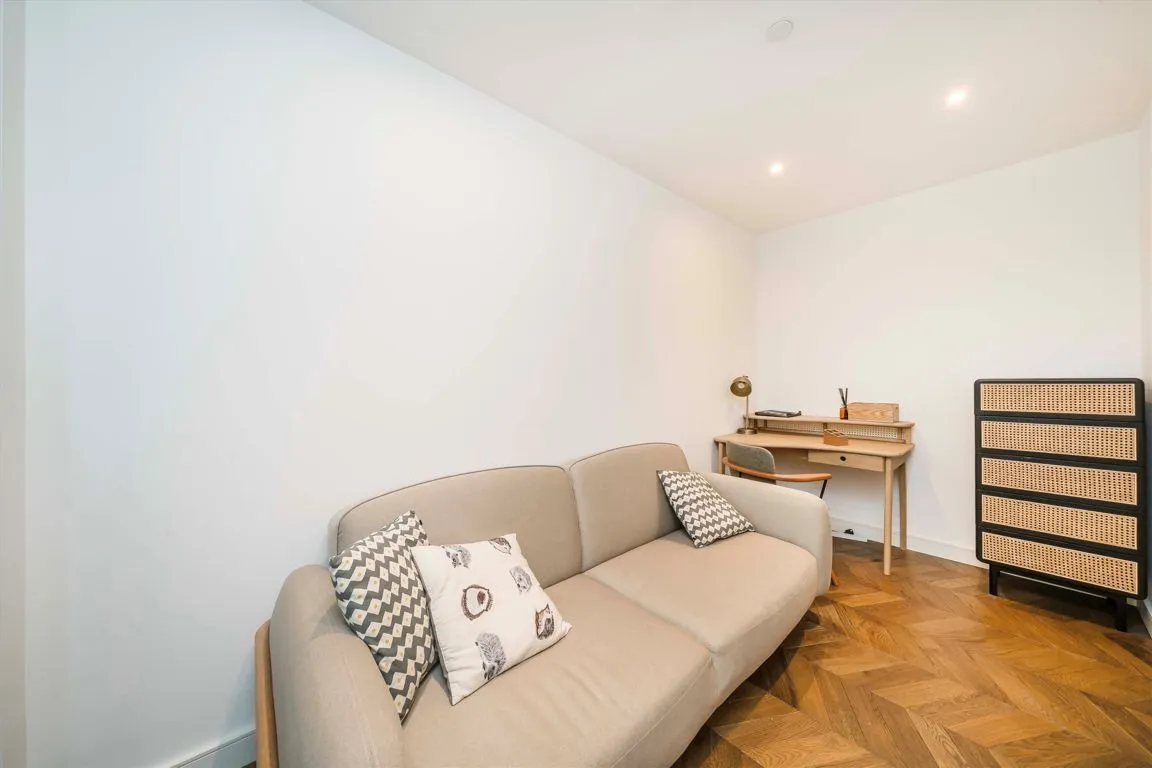 Brook Street, Kingston Upon Thames, KT1, photo 11