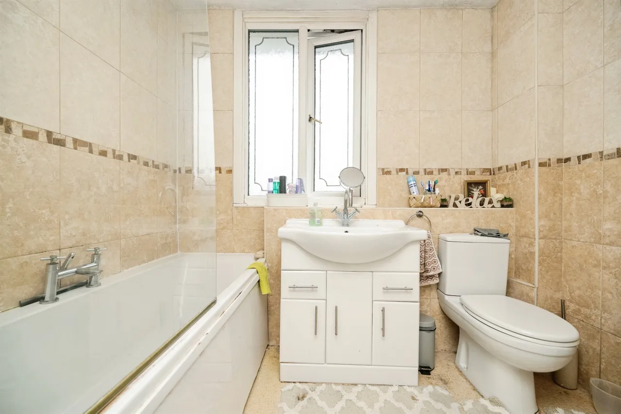 Pedmore Walk, Oldbury, B69, photo 13