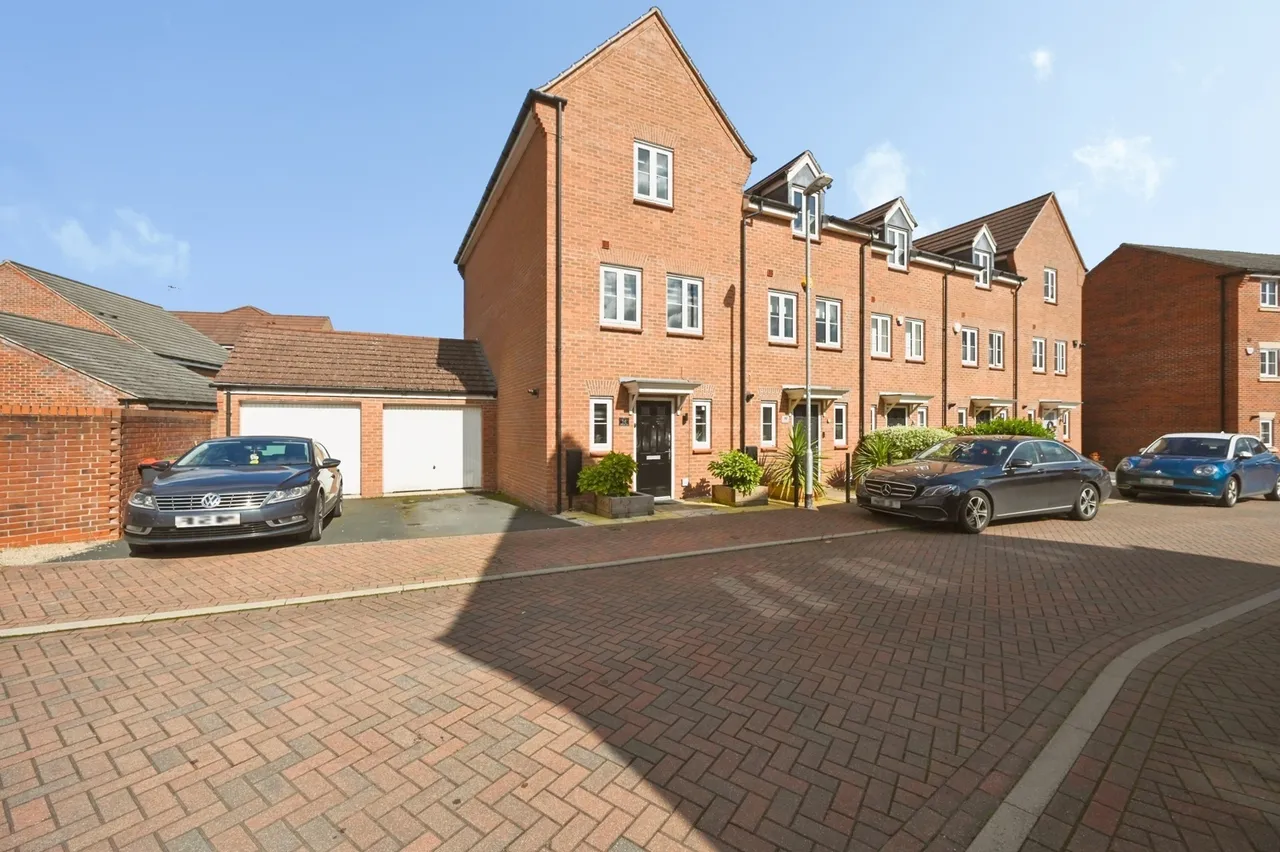 3 bed house for sale — Amarella Lane, Kirkby-in-Ashfield, Nottingham, Nottinghamshire, NG17