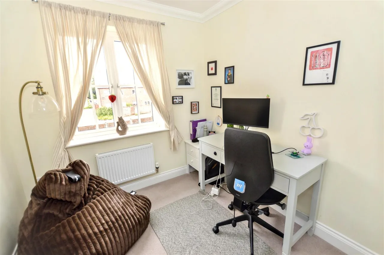 Arkell Avenue, Holt, NR25, photo 13