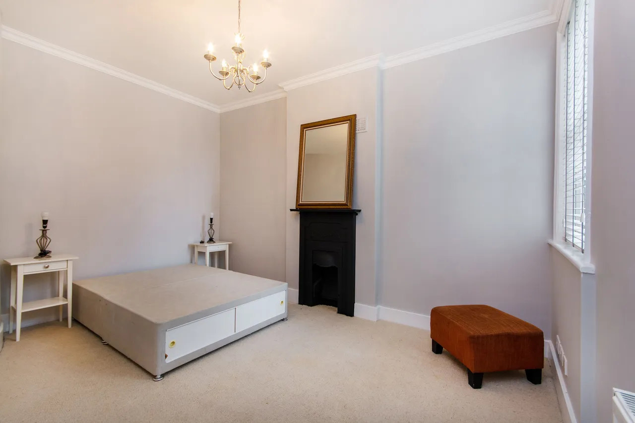 42 Chester Court, Lomond Grove, London, photo 7