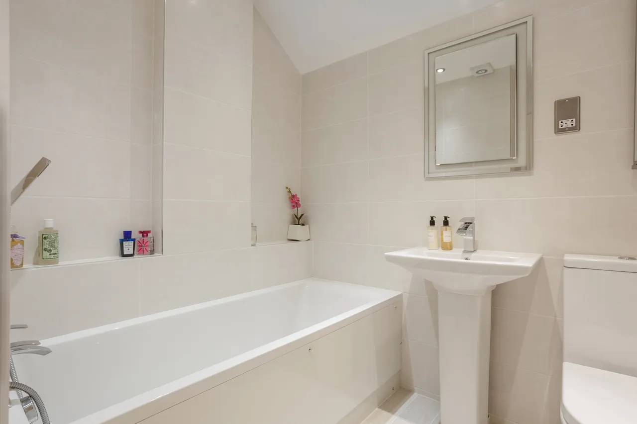 Hatch Lane, Windsor, SL4, photo 11