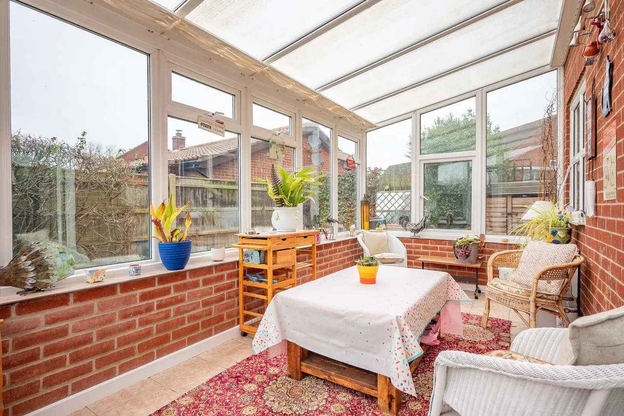 Modern Detached Home Close to Holt To, photo 7