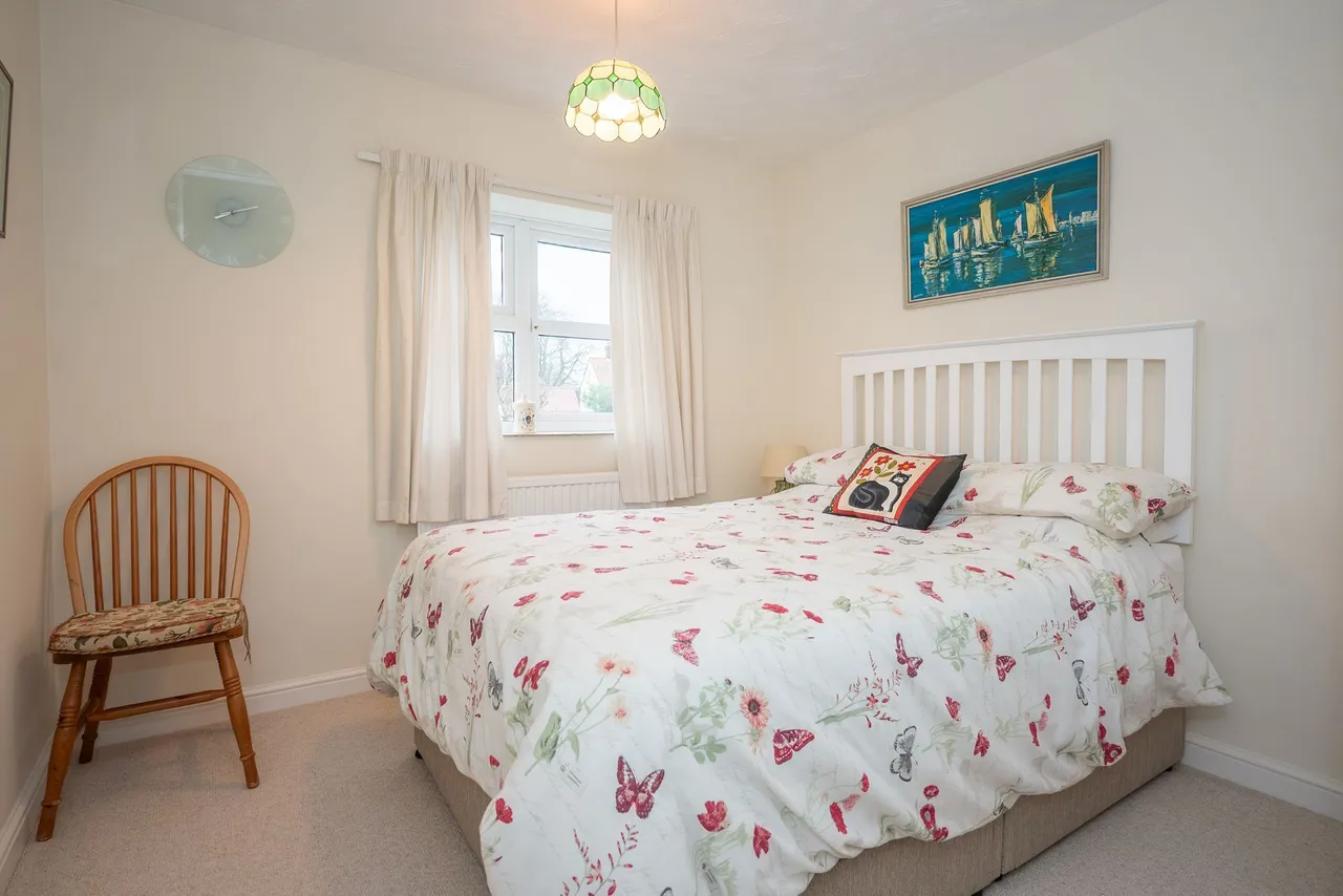 Modern Detached Home Close to Holt To, photo 9