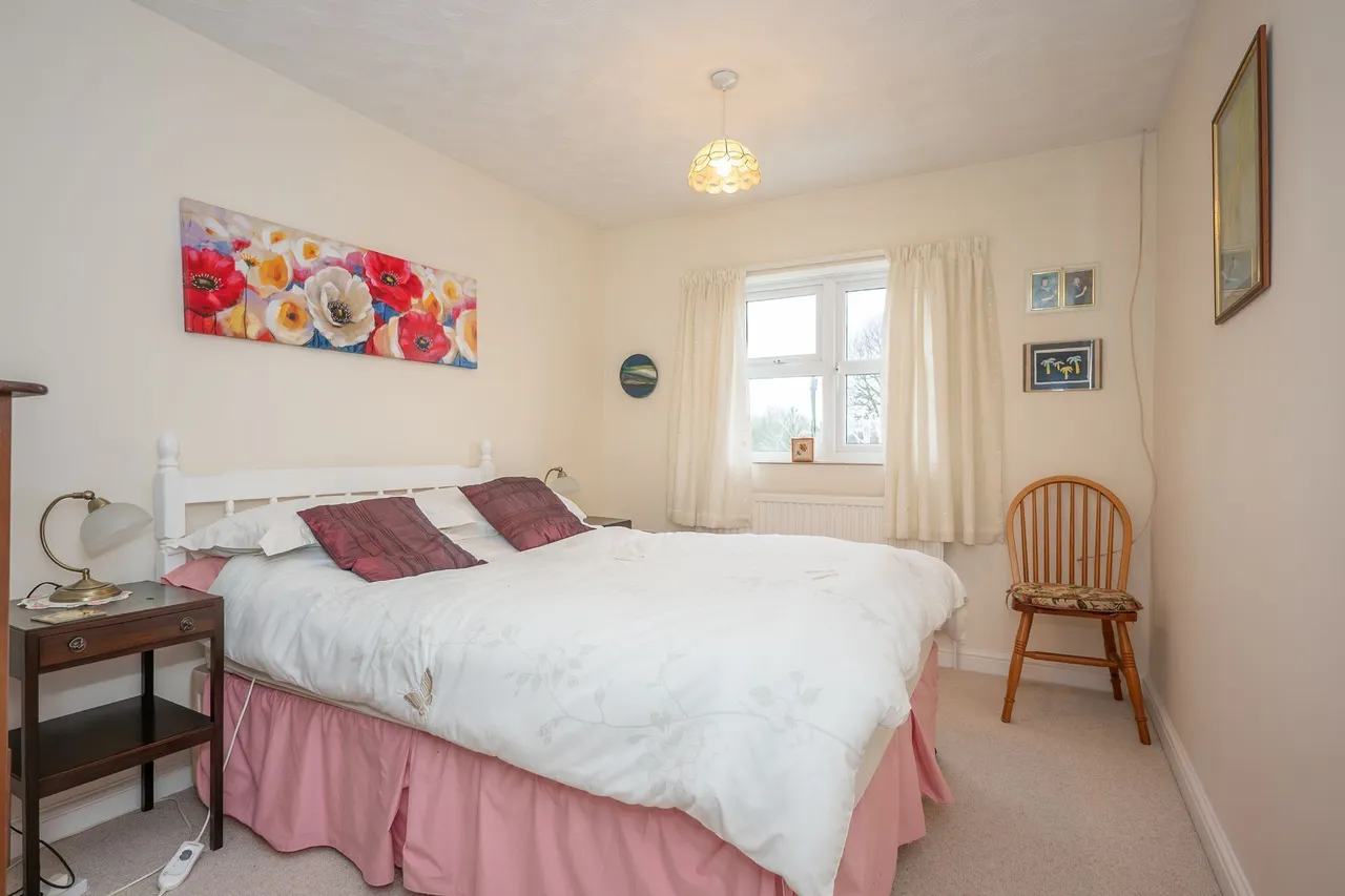 Modern Detached Home Close to Holt To, photo 8