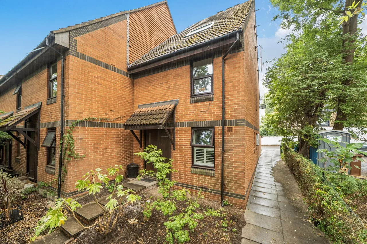 Grovelands Close, SE5, photo 16