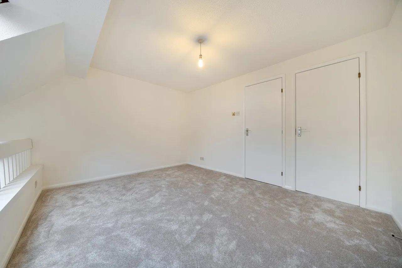 Grovelands Close, SE5, photo 15