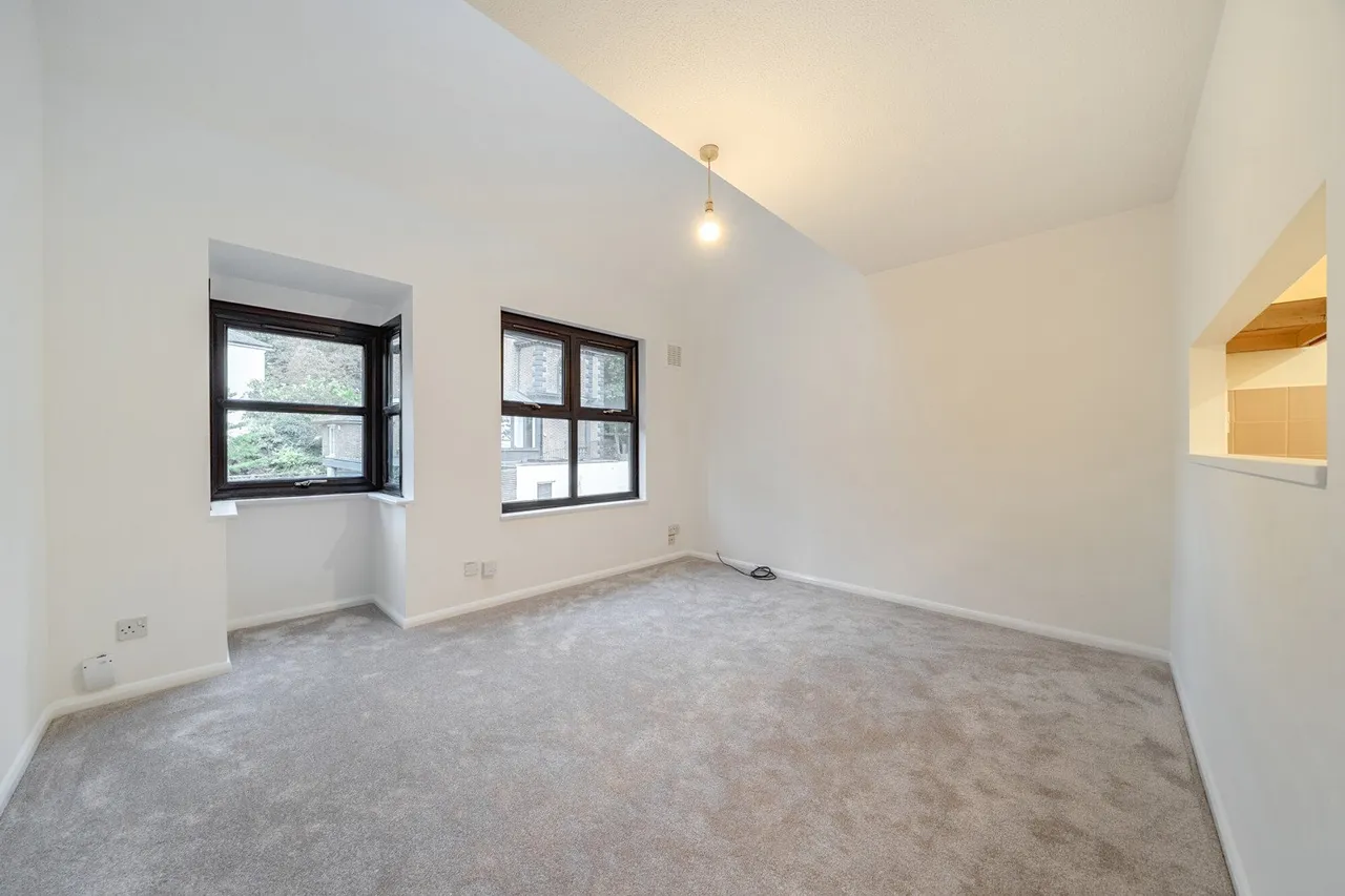 Grovelands Close, SE5, photo 19