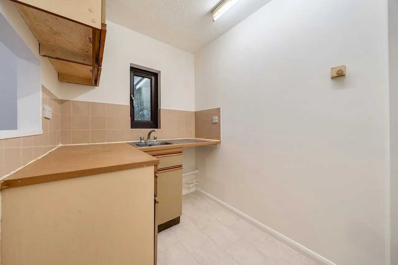 Grovelands Close, SE5, photo 17