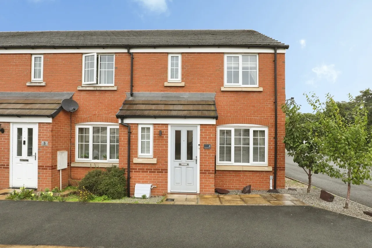 3 bed house for sale — Marshfern Place, CREWE, Cheshire, CW2