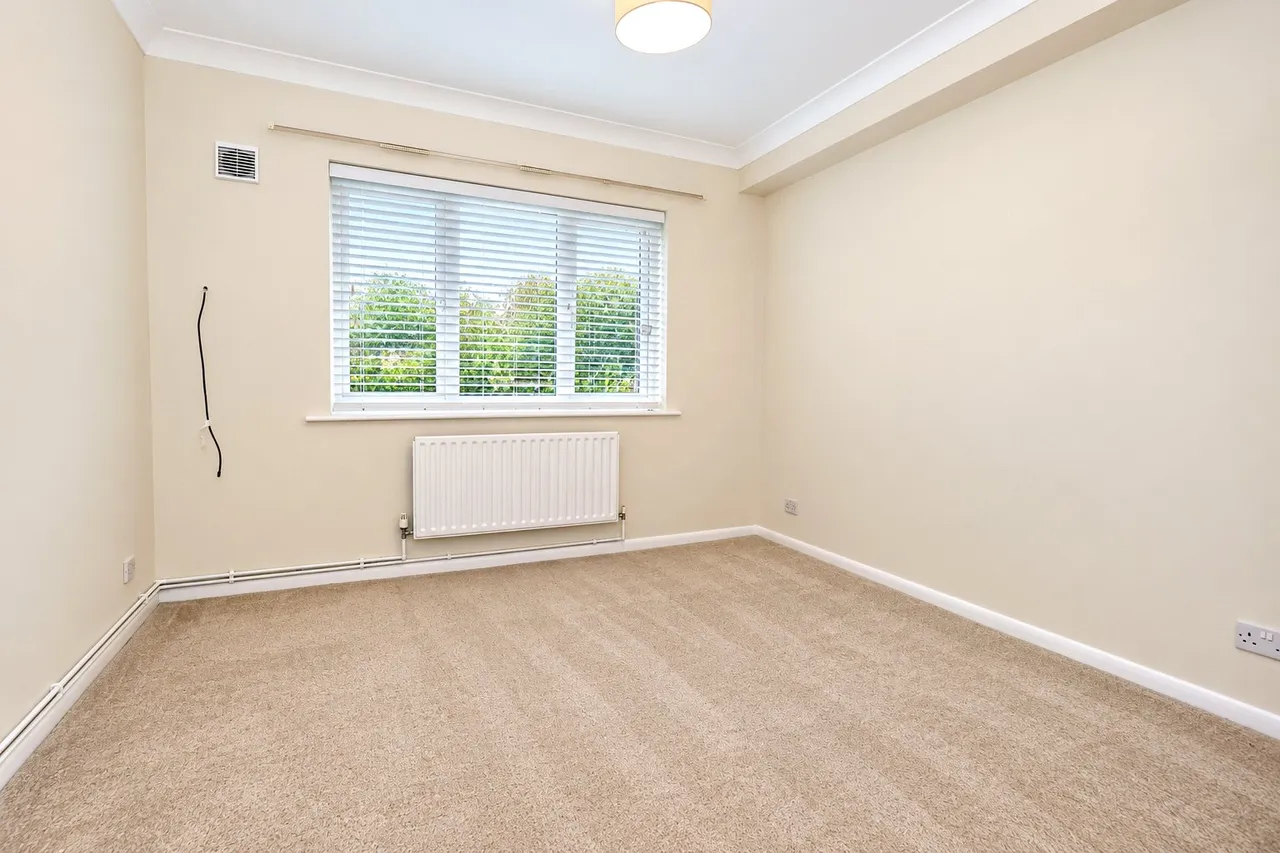 Park Road, Woking, GU22, photo 9