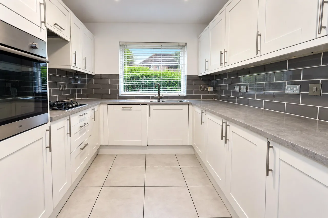 Park Road, Woking, GU22, photo 3
