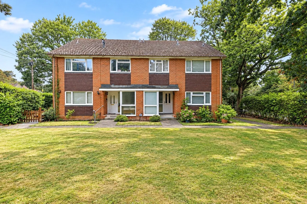 Park Road, Woking, GU22, photo 12