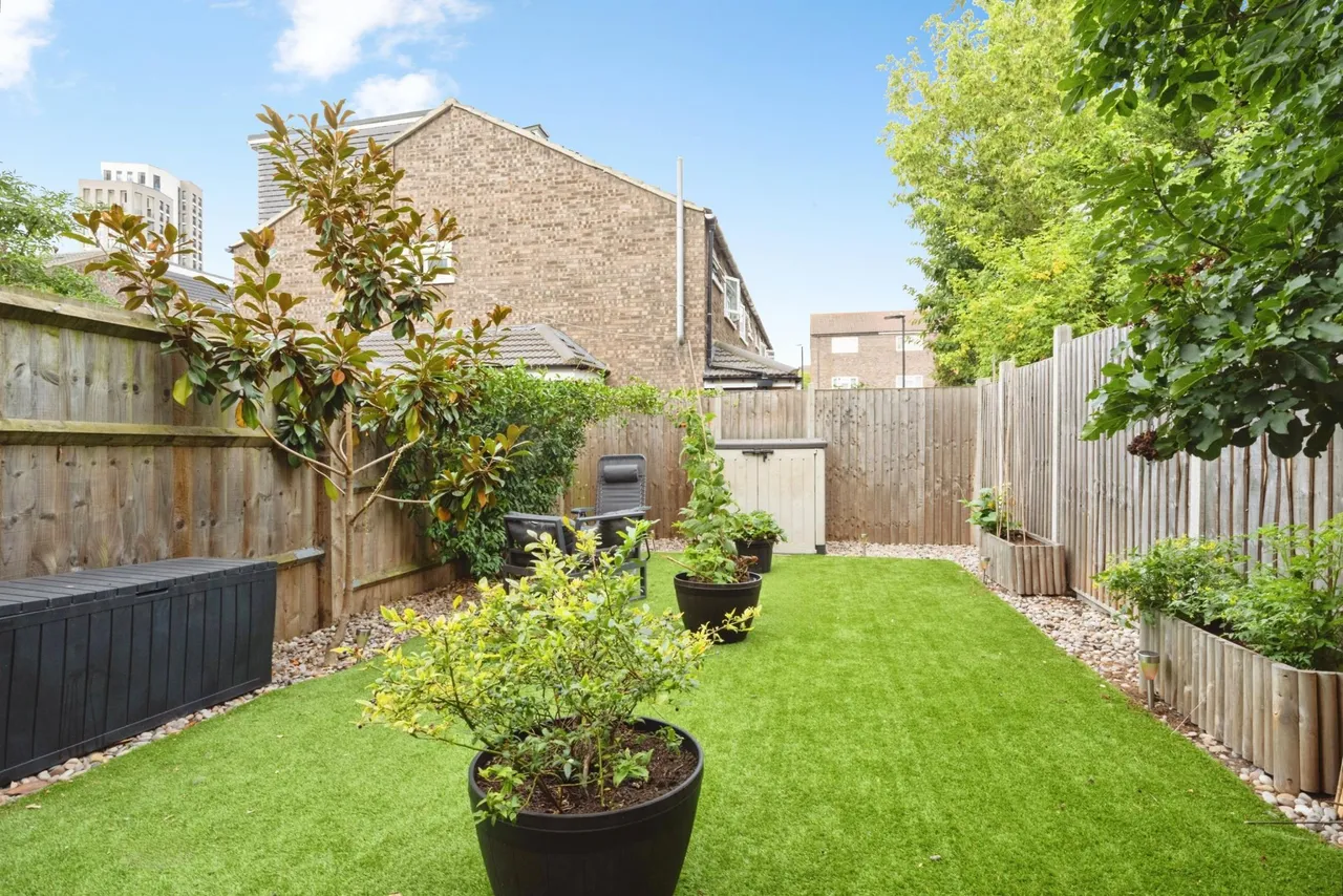 Fothergill Close, London, E13, photo 16