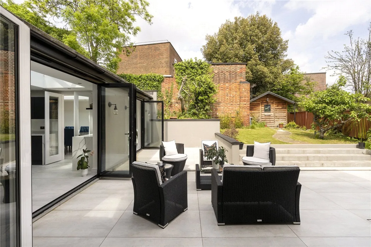 6 bed house to rent — Kingsmead Road, London, SW2