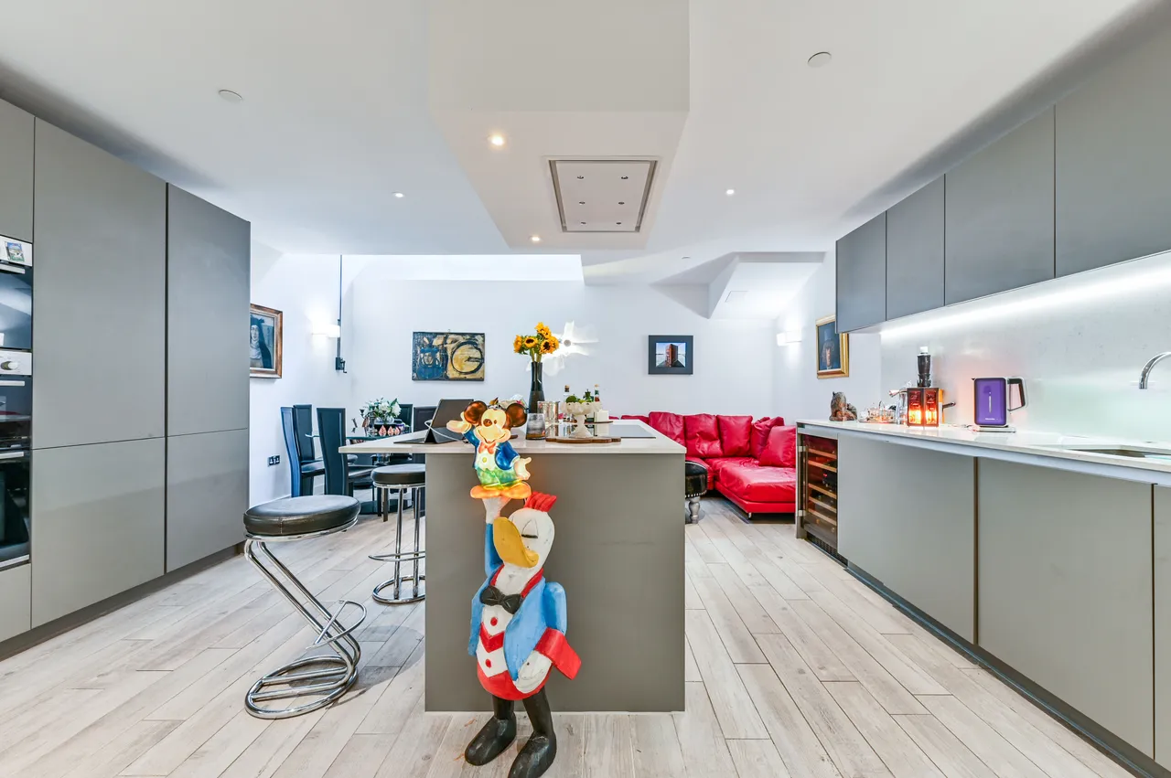 105c Camden Mews, London, photo 3