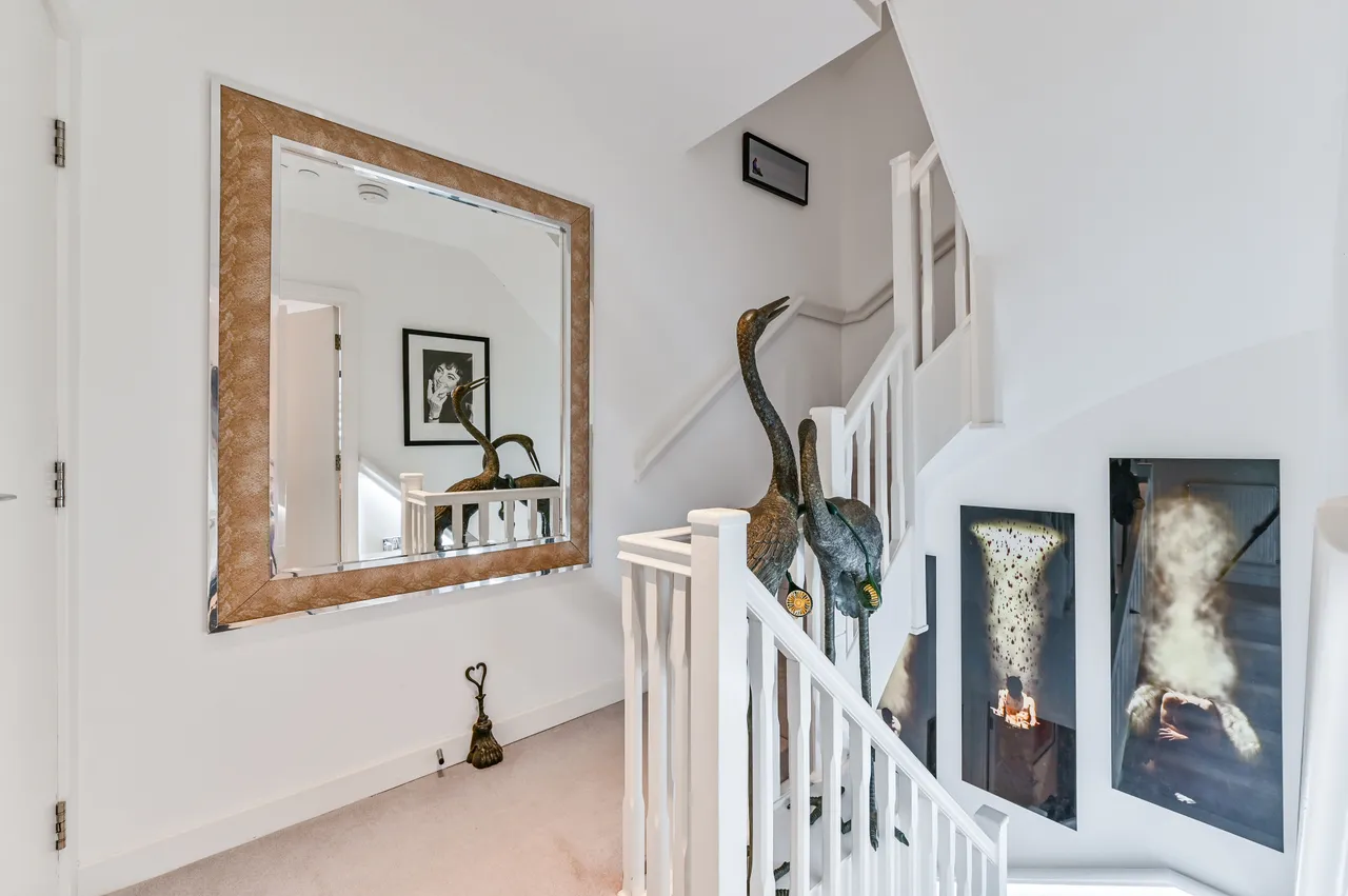 105c Camden Mews, London, photo 10