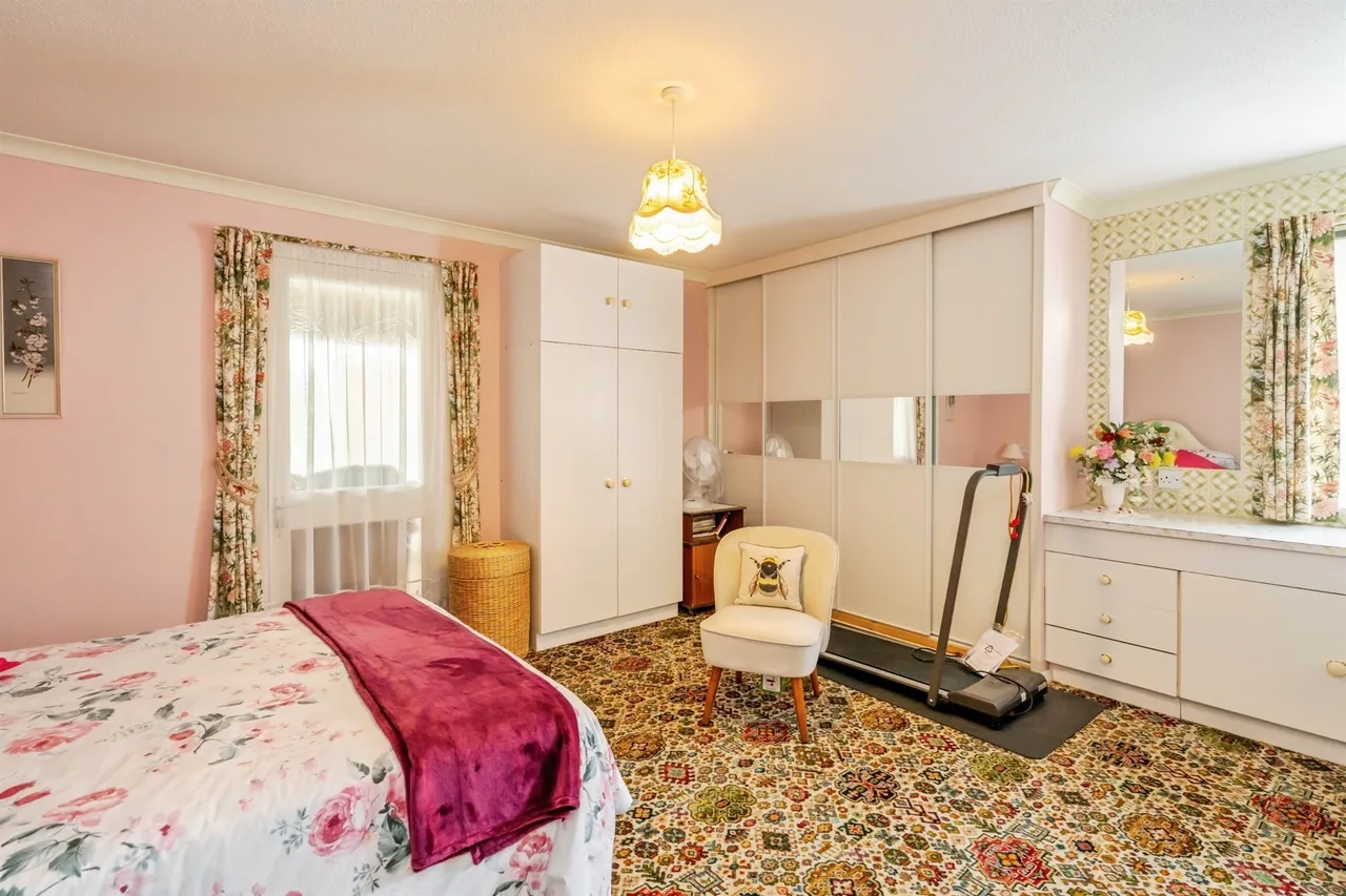 Coronation Road, Hayling Island, photo 11