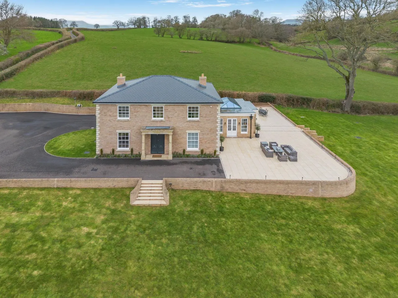 Raglan, Usk, NP15, photo 34