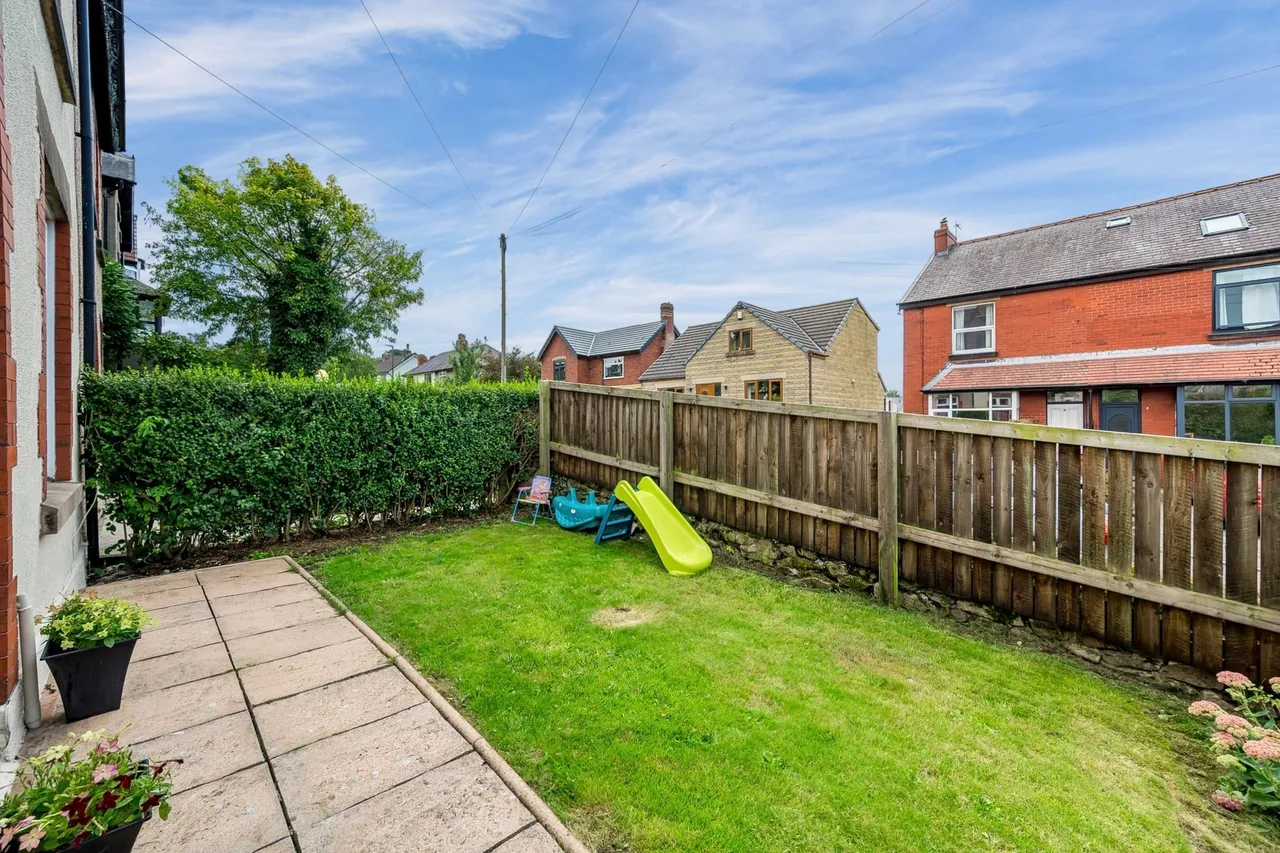 Netherfield Road, High Peak, photo 30