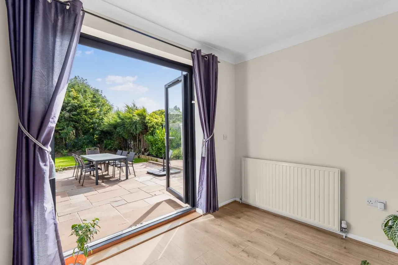 Red Hall Garth, Leeds, LS14, photo 11