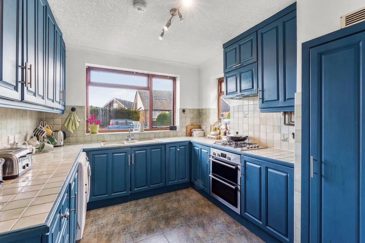 Red Hall Garth, Leeds, LS14, photo 3
