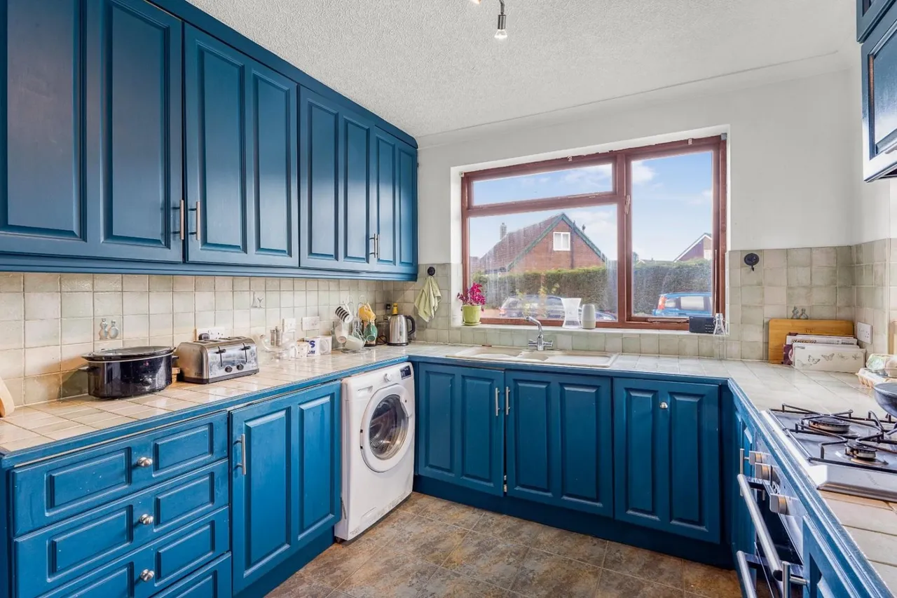 Red Hall Garth, Leeds, LS14, photo 8