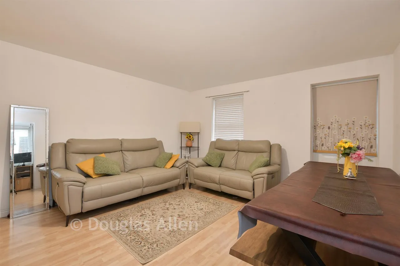 Glandford Way, Chadwell Heath, RM6, photo 3
