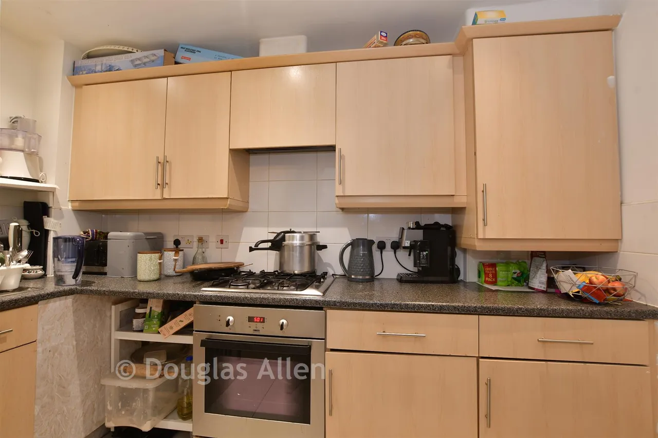 Glandford Way, Chadwell Heath, RM6, photo 10