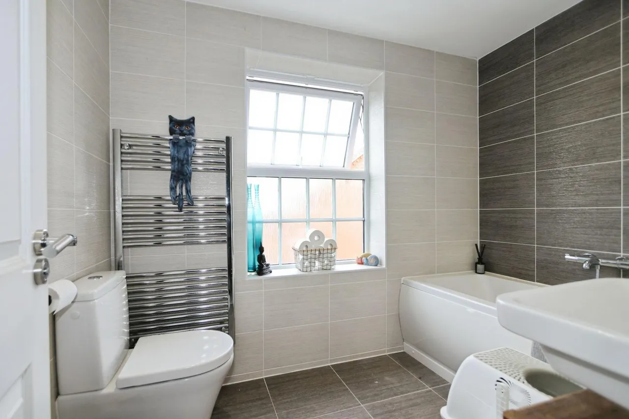 School Lane, Ashby-De-La-Zouch, LE65, photo 17