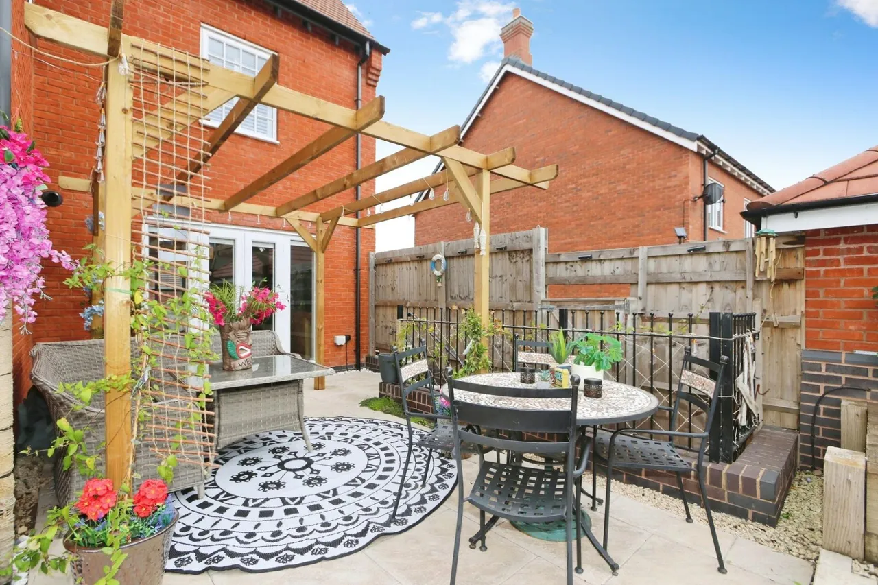 School Lane, Ashby-De-La-Zouch, LE65, photo 22