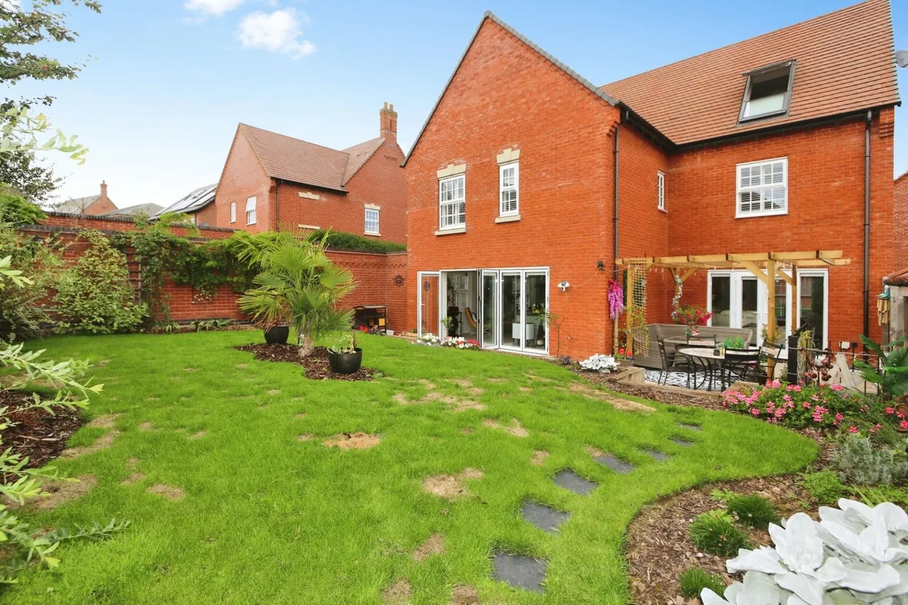 School Lane, Ashby-De-La-Zouch, LE65, photo 23
