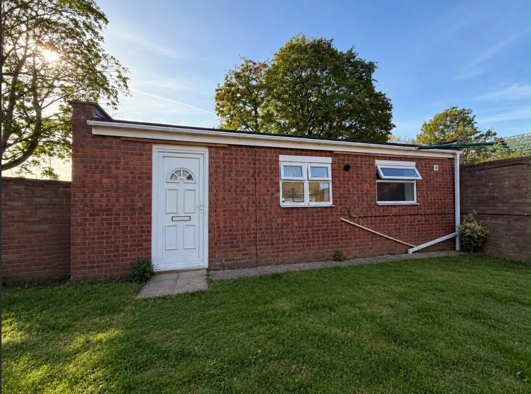 1 bed flat to rent, The Annex, MK2