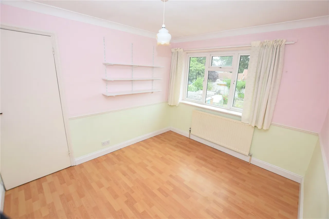 St. Davids Close, Farnborough, GU14, photo 6