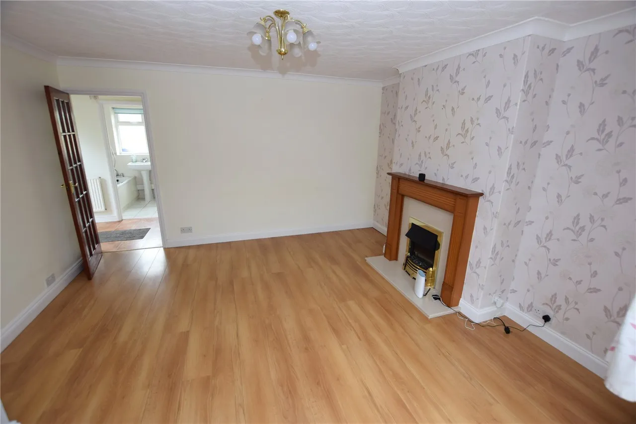 St. Davids Close, Farnborough, GU14, photo 9