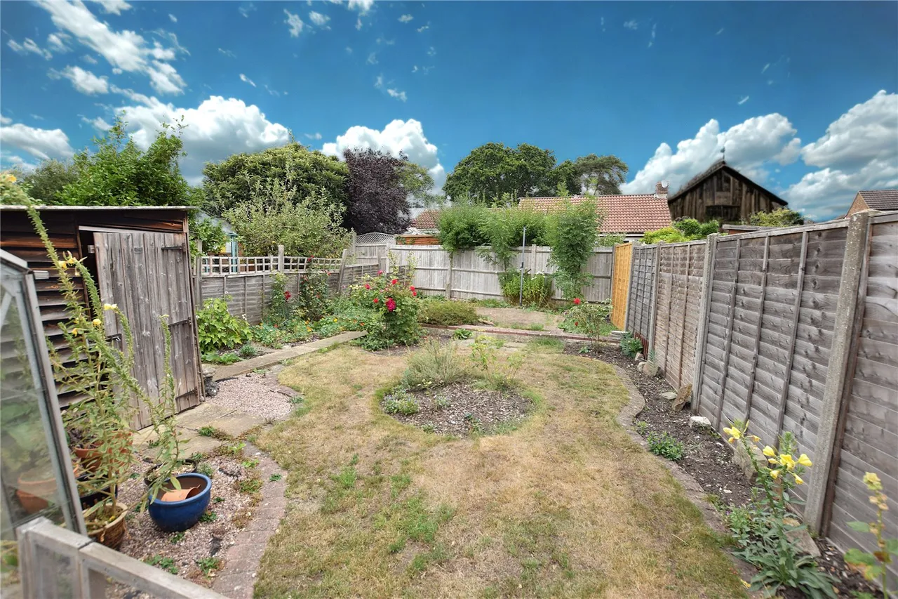 St. Davids Close, Farnborough, GU14, photo 10