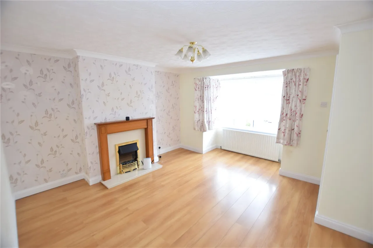 St. Davids Close, Farnborough, GU14, photo 2