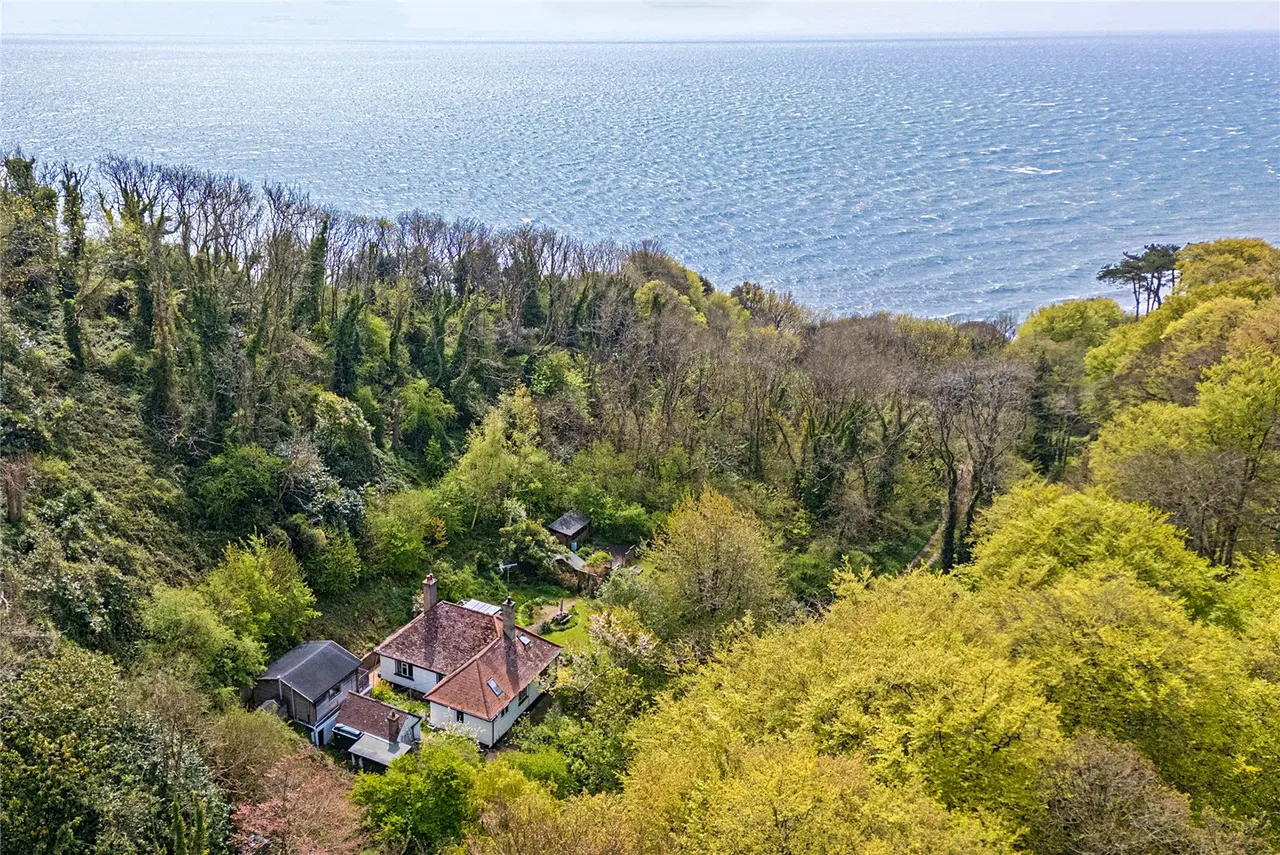 3 bed house for sale — Rousdon, Lyme Regis, Devon, DT7 3XU