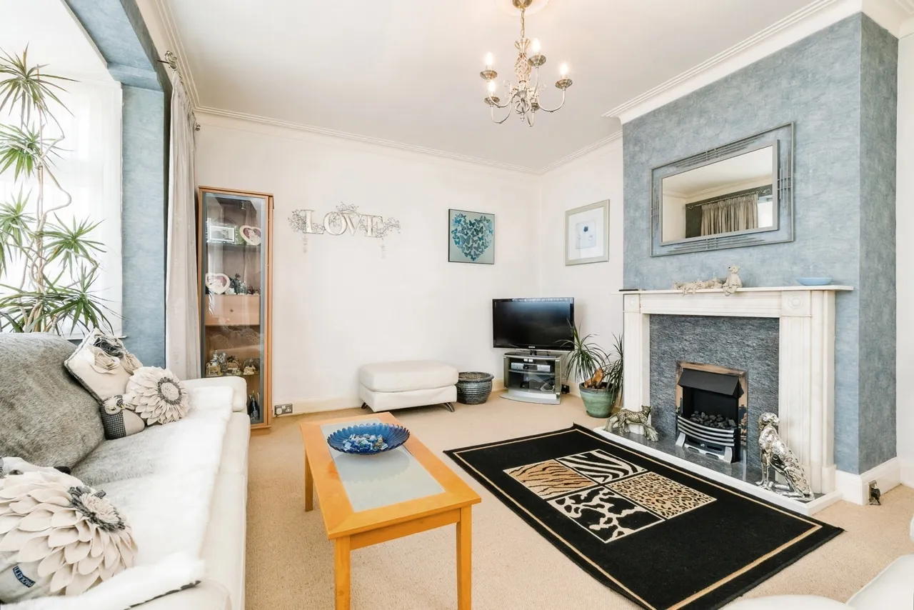 Lechmere Avenue, Woodford Green, IG8, photo 5