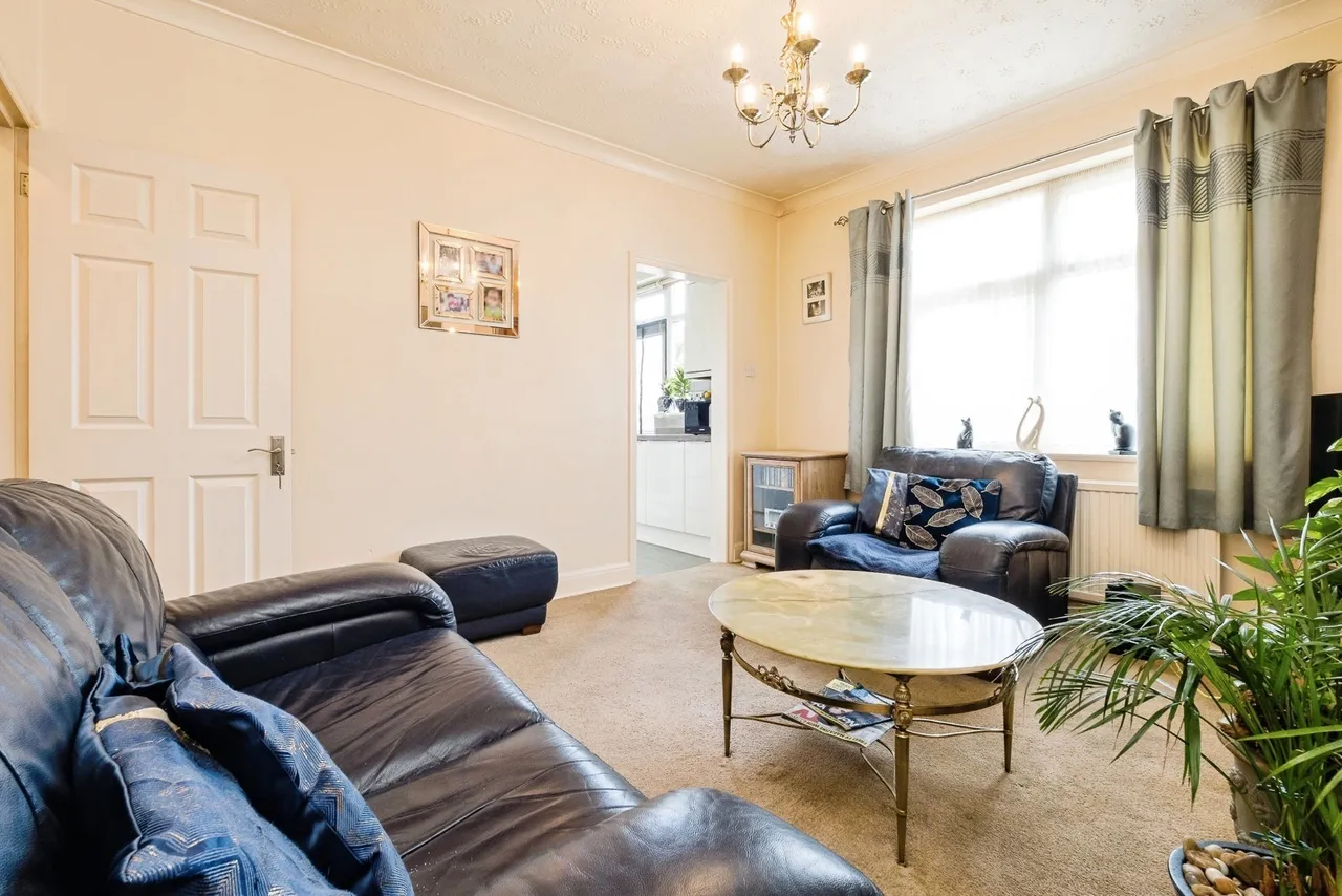 Lechmere Avenue, Woodford Green, IG8, photo 9