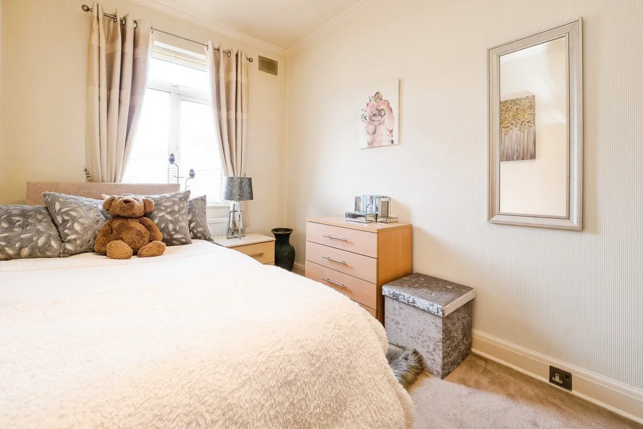 Lechmere Avenue, Woodford Green, IG8, photo 16